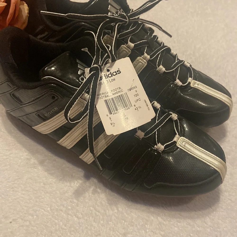 ADIDAS SCORCH NEW Size 9.5 Football Cleats
